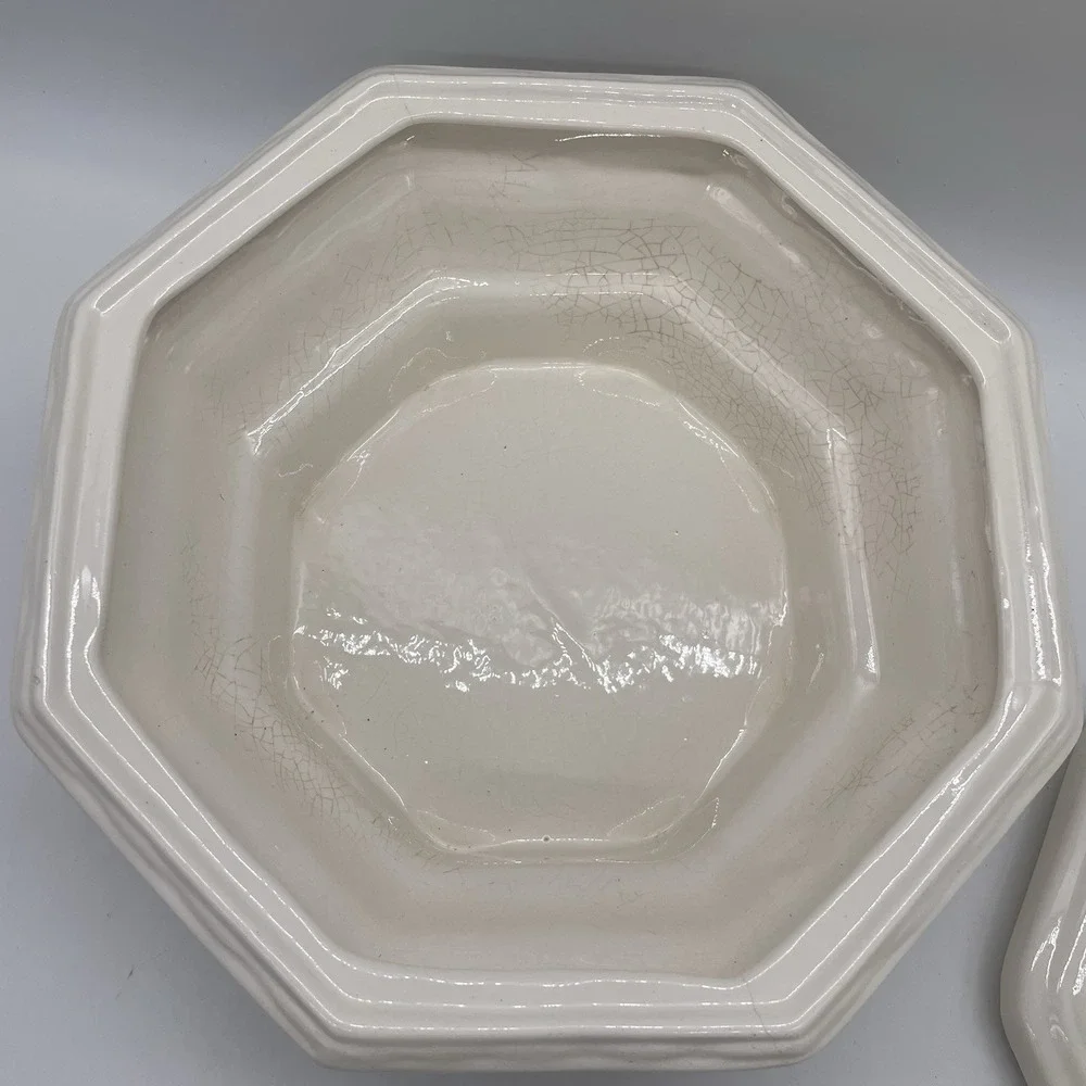 Vintage California Pottery USA Soup Tureen 2qt Octagon White Cream Lidded Lid‎